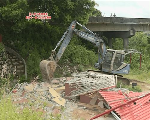 揭西某鎮依法強制拆除3處河湖違規建筑，堅決守護水域生態環境